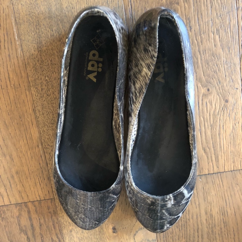 Rain Waterproof Like New Slip on Ballet shoes